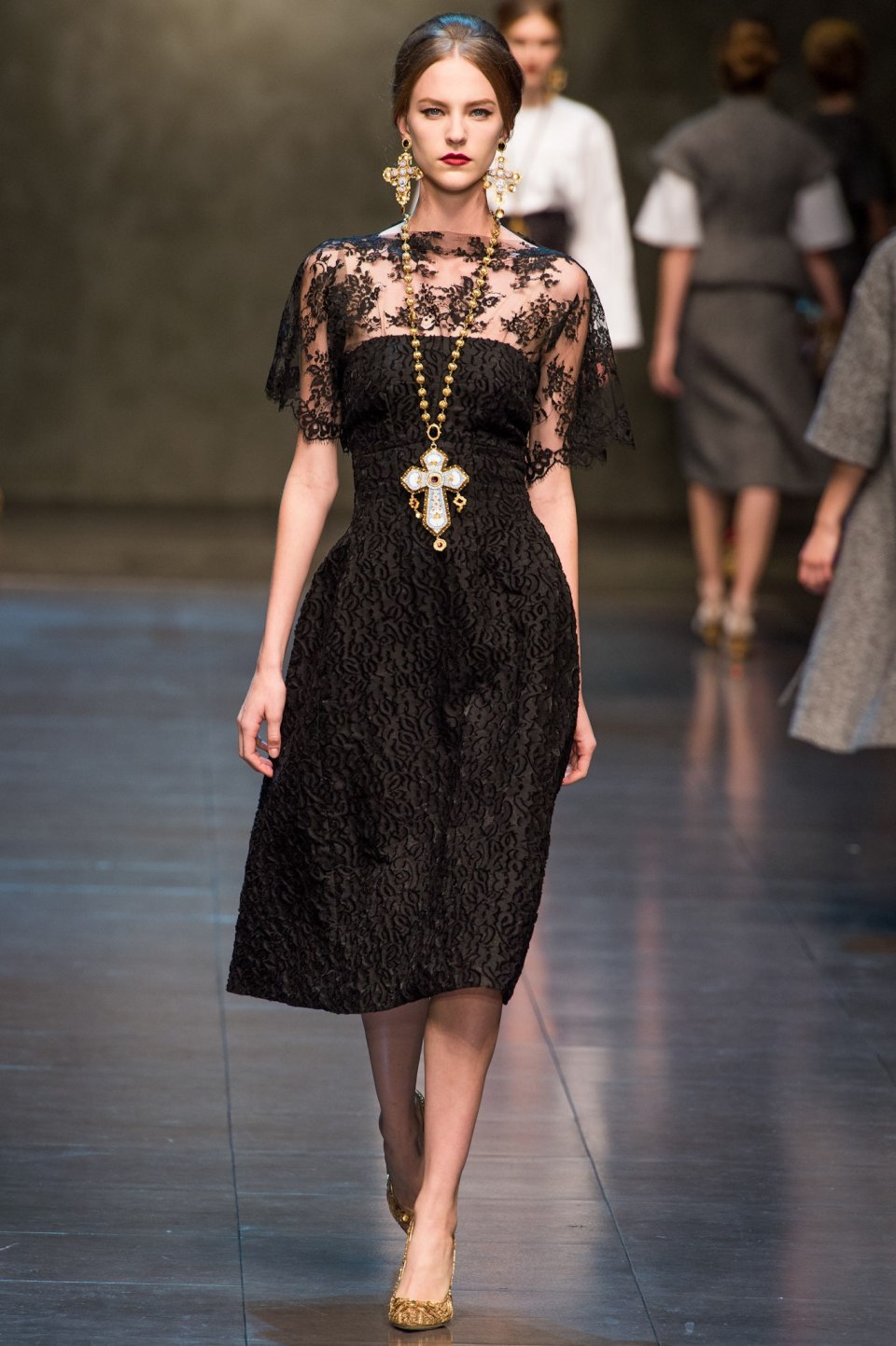 Ralph and Russo платья