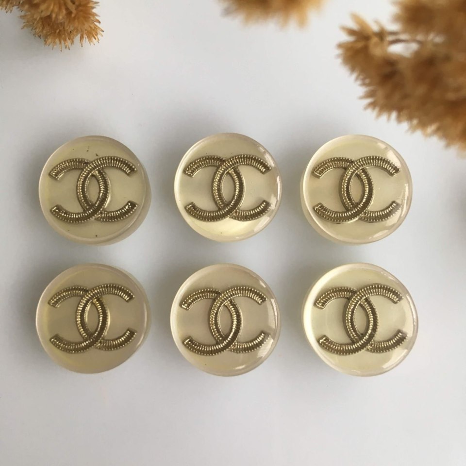 Пуговицы для пальто