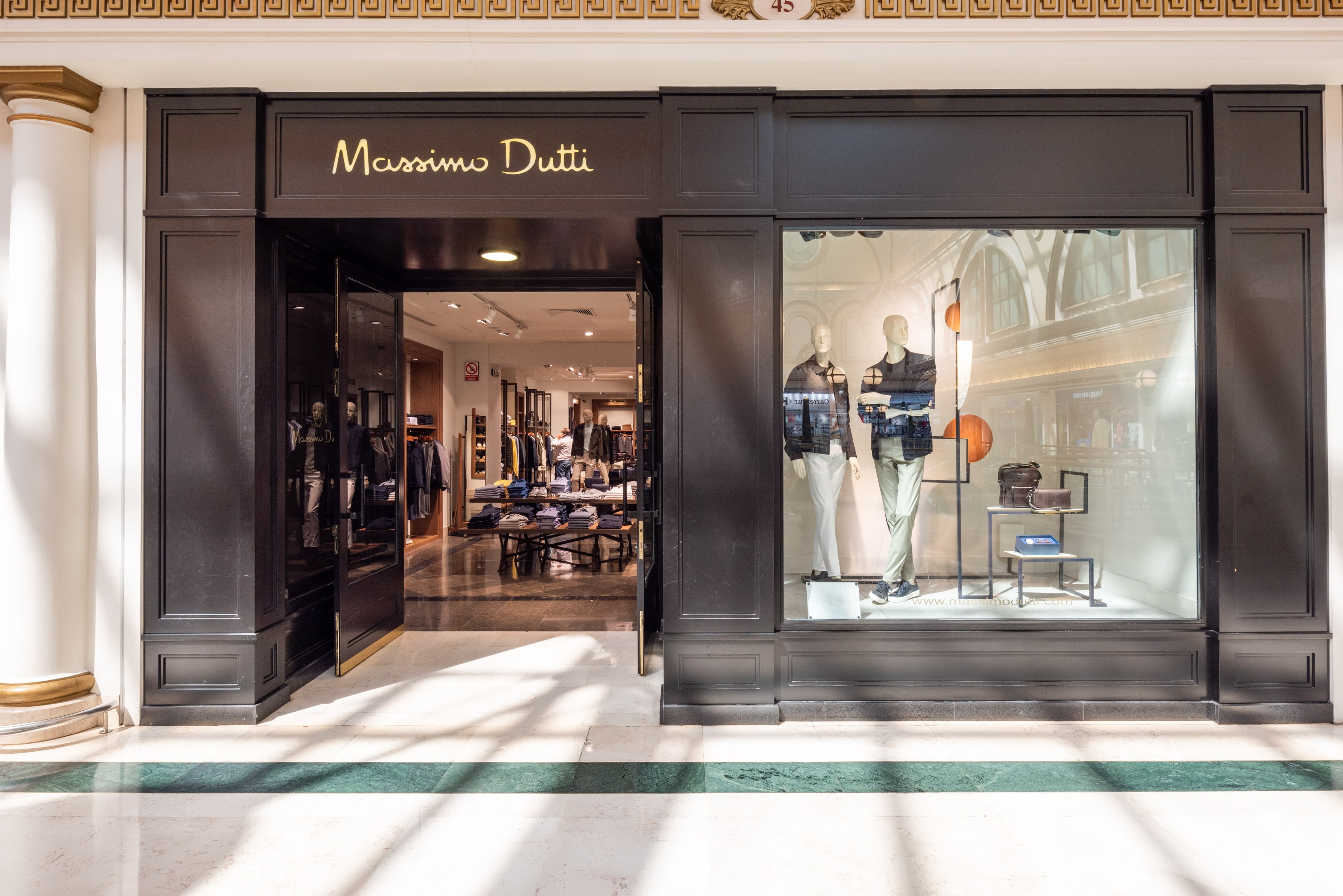 Massimo dutti cyprus. Массимо дутти. Поло "massimo Dutti" "0920". Massimo Dutti Испания.