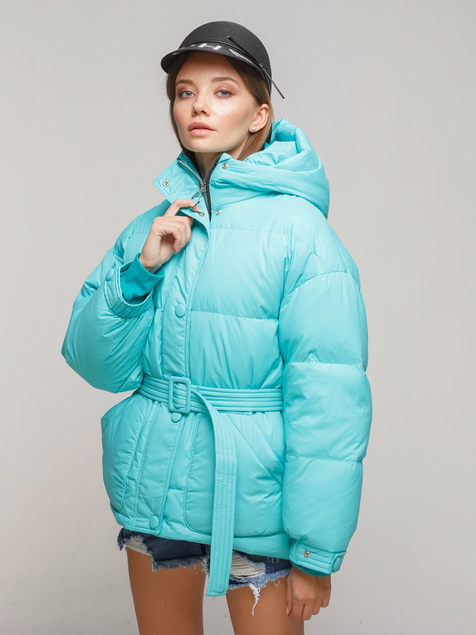 Бирюзовый пуховик оверсайз