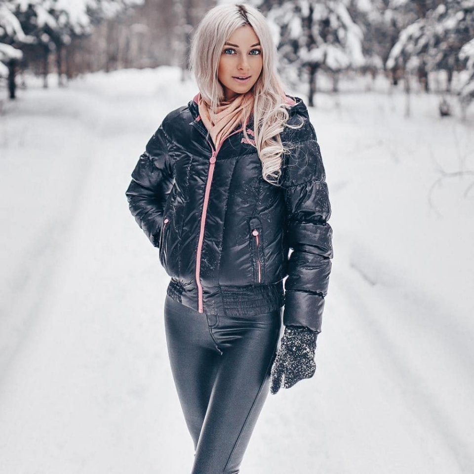 Девушка в зимней одежде