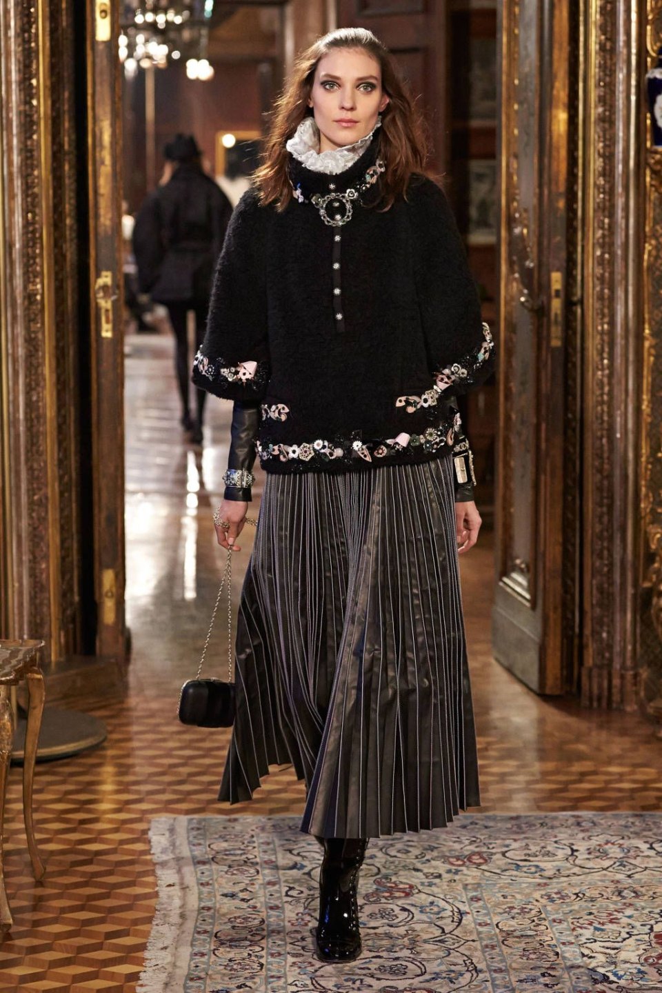 Chanel pre-Fall 2015 metiers d’Art show