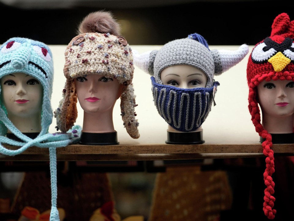 Модные головные уборы зима 2023